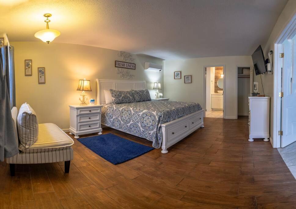 Elegant Jacuzzi Suite Hancock Экстерьер фото